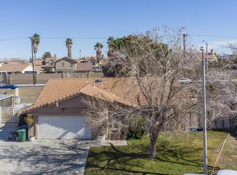 37616 Rose St, Palmdale, CA 93552 photo 1