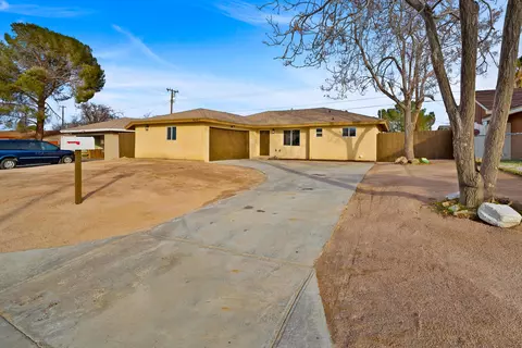 45410 E 6th St, Lancaster, CA 93535 photo 2
