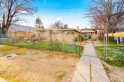 44301 Cedar Ave, Lancaster, CA 93534 photo 1