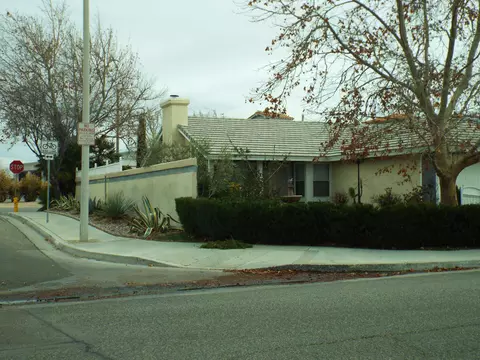 44664 Tarragon Dr, Lancaster, CA 93536 photo 37