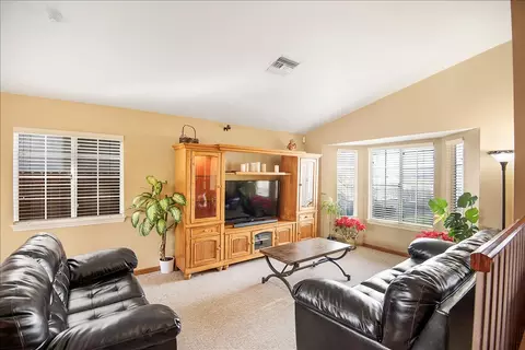 2106 E Nugent St, Lancaster, CA 93535 photo 5