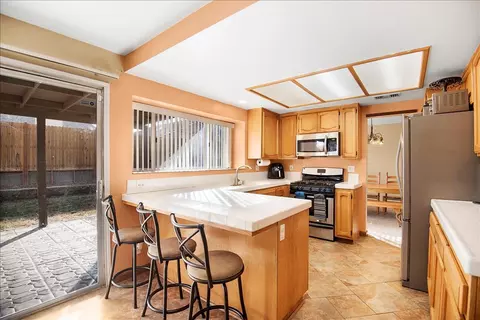 2106 E Nugent St, Lancaster, CA 93535 photo 7