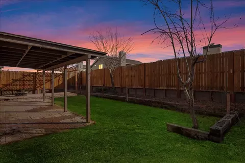 2106 E Nugent St, Lancaster, CA 93535 photo 14