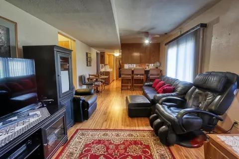 19801 Luana Dr, Tehachapi, CA 93561 photo 4