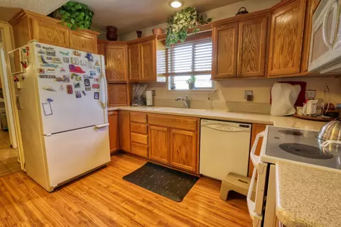 19801 Luana Dr, Tehachapi, CA 93561 photo 6