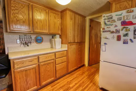 19801 Luana Dr, Tehachapi, CA 93561 photo 8
