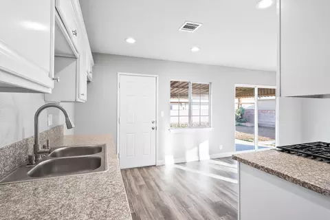38228 15th St E, Palmdale, CA 93550 photo 11