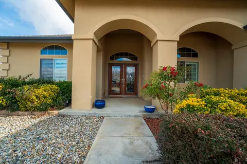 21760 Mid Way, Tehachapi, CA 93561 photo 3