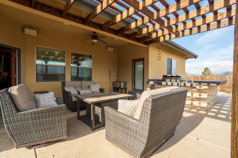 21760 Mid Way, Tehachapi, CA 93561 photo 38
