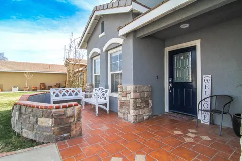 1832 Astor Ct, Lancaster, CA 93534 photo 2