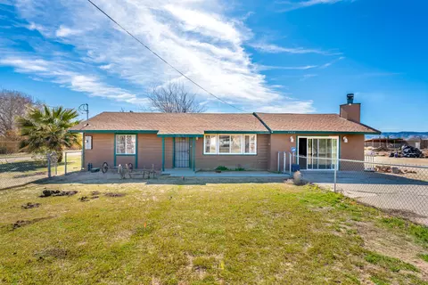 9036 W Avenue F, Lancaster, CA 93536 photo 1