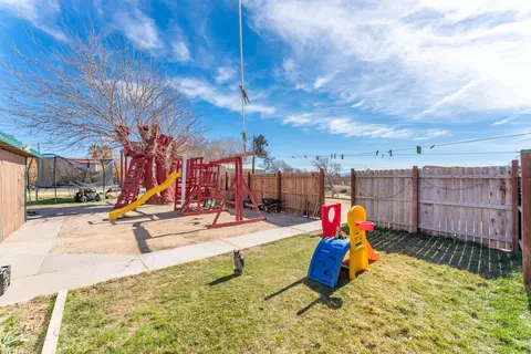 9036 W Avenue F, Lancaster, CA 93536 photo 16