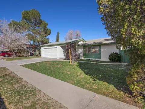 2725 Avenue R4 E, Palmdale, CA 93550 photo 2