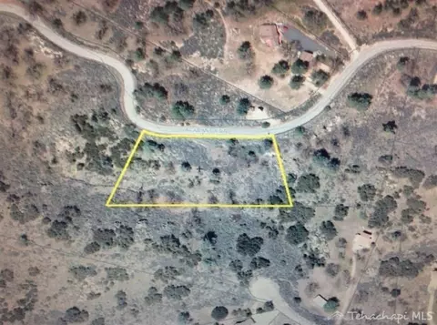 24130 Jacaranda Dr, Tehachapi, CA 93561 photo 6