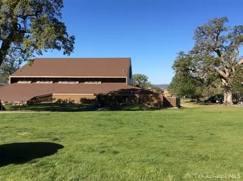 24130 Jacaranda Dr, Tehachapi, CA 93561 photo 8