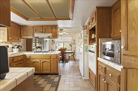 23400 Lakeview Dr, Tehachapi, CA 93561 photo 8