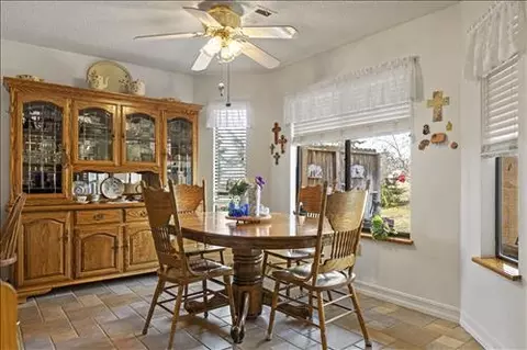 23400 Lakeview Dr, Tehachapi, CA 93561 photo 11