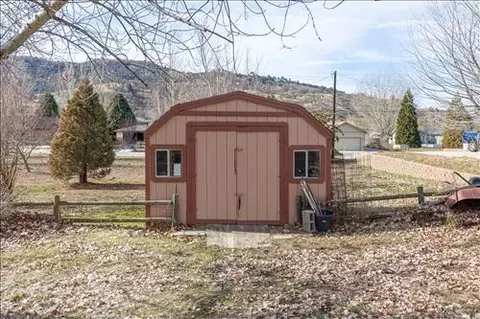 23400 Lakeview Dr, Tehachapi, CA 93561 photo 32