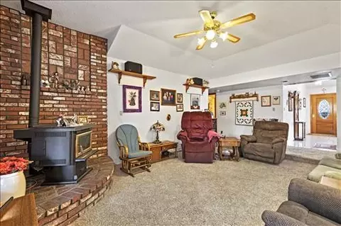 23400 Lakeview Dr, Tehachapi, CA 93561 photo 14