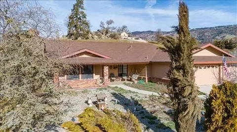 23400 Lakeview Dr, Tehachapi, CA 93561 photo 2