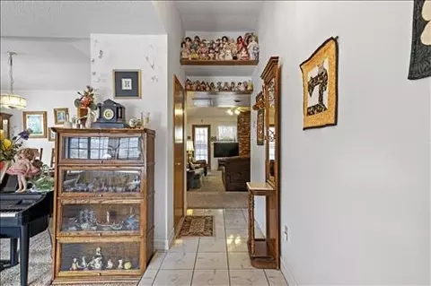 23400 Lakeview Dr, Tehachapi, CA 93561 photo 5