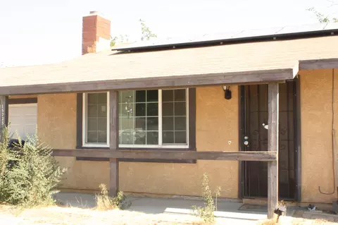 15725 Valeport Ave, Lancaster, CA 93535 photo 3
