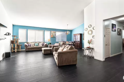 6056 Devonshire Dr, Palmdale, CA 93551 photo 4