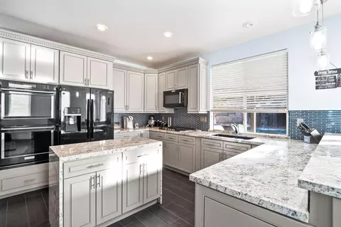 6056 Devonshire Dr, Palmdale, CA 93551 photo 11
