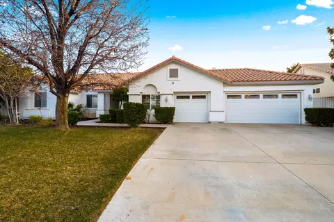 6056 Devonshire Dr, Palmdale, CA 93551 photo 3