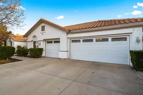6056 Devonshire Dr, Palmdale, CA 93551 photo 2