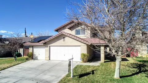 2107 Lightcap St E, Lancaster, CA 93535 photo 1