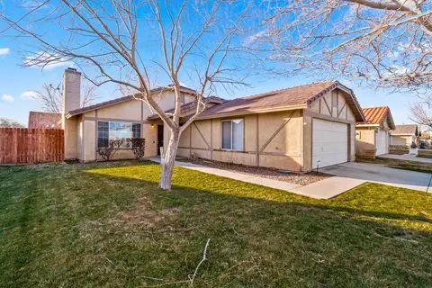 45417 E 18th St, Lancaster, CA 93535 photo 1