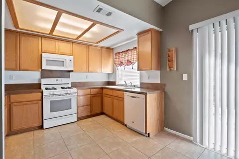 45417 E 18th St, Lancaster, CA 93535 photo 6
