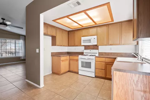 45417 E 18th St, Lancaster, CA 93535 photo 5