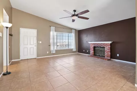 45417 E 18th St, Lancaster, CA 93535 photo 3