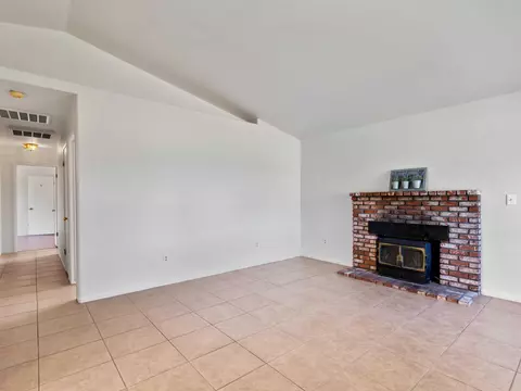 17801 Tanforan Dr, Tehachapi, CA 93561 photo 4
