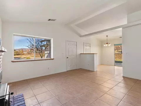 17801 Tanforan Dr, Tehachapi, CA 93561 photo 6