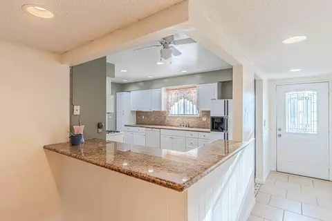 43810 Rimvale Ave, Lancaster, CA 93534 photo 2