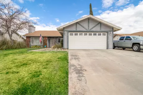 2811 Calandri Ln, Lancaster, CA 93536 photo 2
