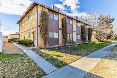 232 Lancaster Blvd E, Lancaster, CA 93535 photo 1