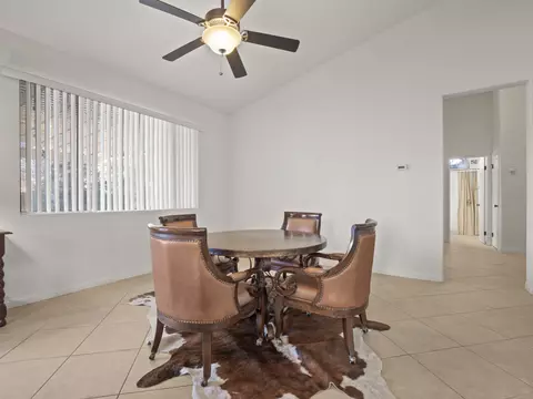 42004 Ash Ct, Lancaster, CA 93536 photo 5