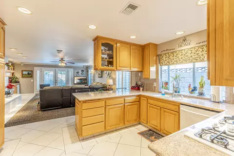 2837 Petro Pl W, Lancaster, CA 93536 photo 13