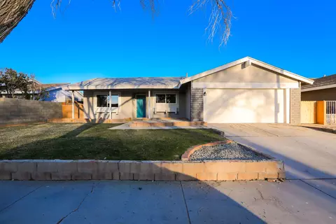 45718 Fig Ave, Lancaster, CA 93534 photo 2