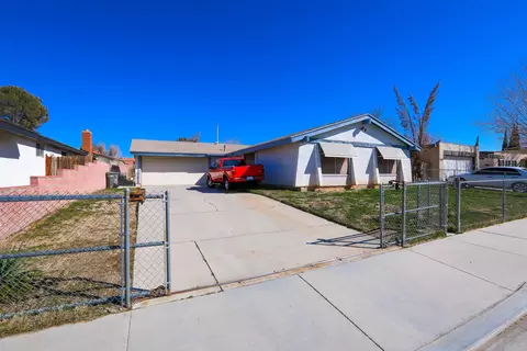 44100 Raysack Ave, Lancaster, CA 93535 photo 3