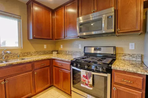 18440 Sulky Ln, Tehachapi, CA 93561 photo 3