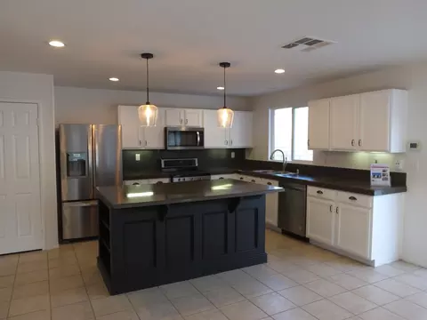 38608 Kyle Pl, Palmdale, CA 93551 photo 3