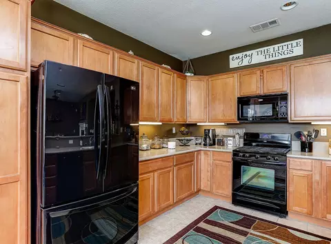 44825 Ruthron St, Lancaster, CA 93536 photo 9