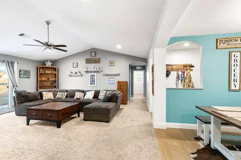 17630 Arlington Pl, Tehachapi, CA 93561 photo 5