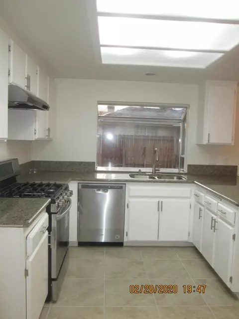 43841 Estrella Ln, Lancaster, CA 93535 photo 9
