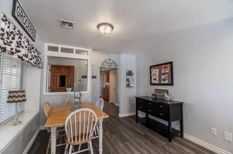 908 Green St S, Tehachapi, CA 93561 photo 5